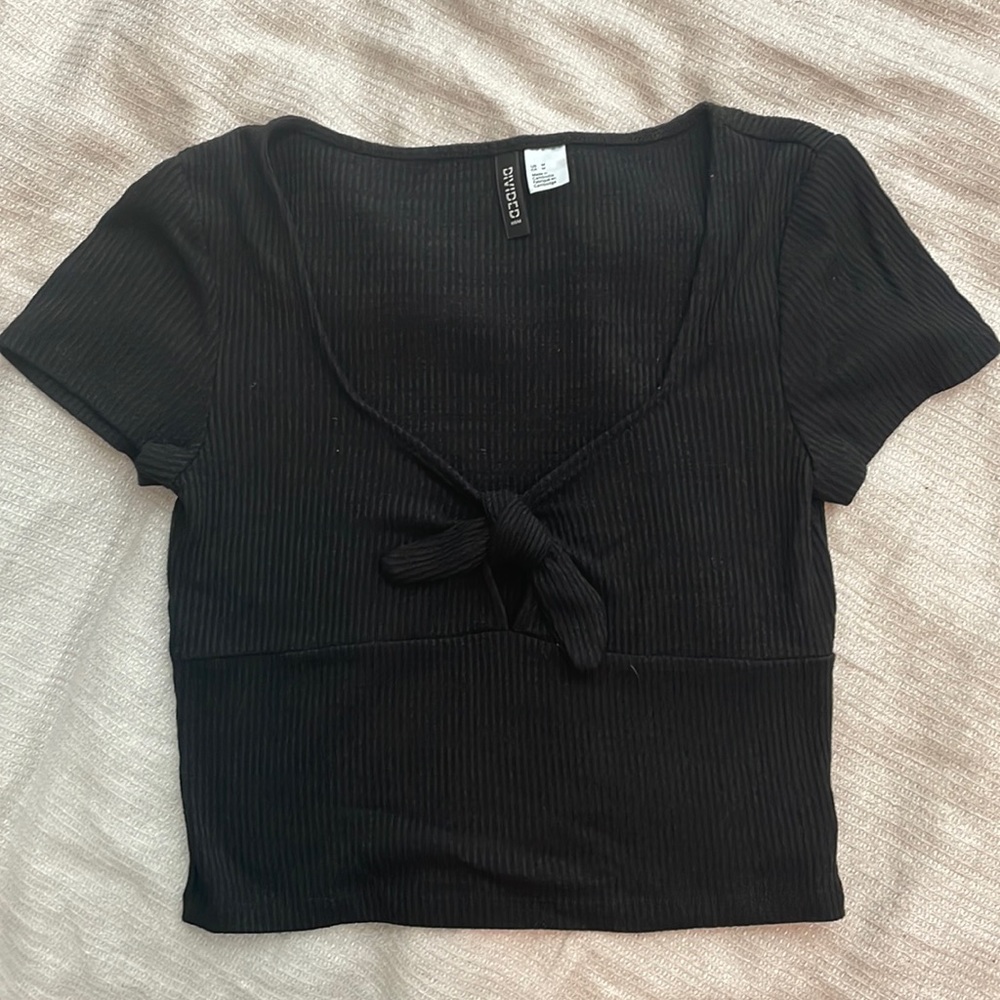 H&M Divided Black Crop Top w/ Tie Front Size M